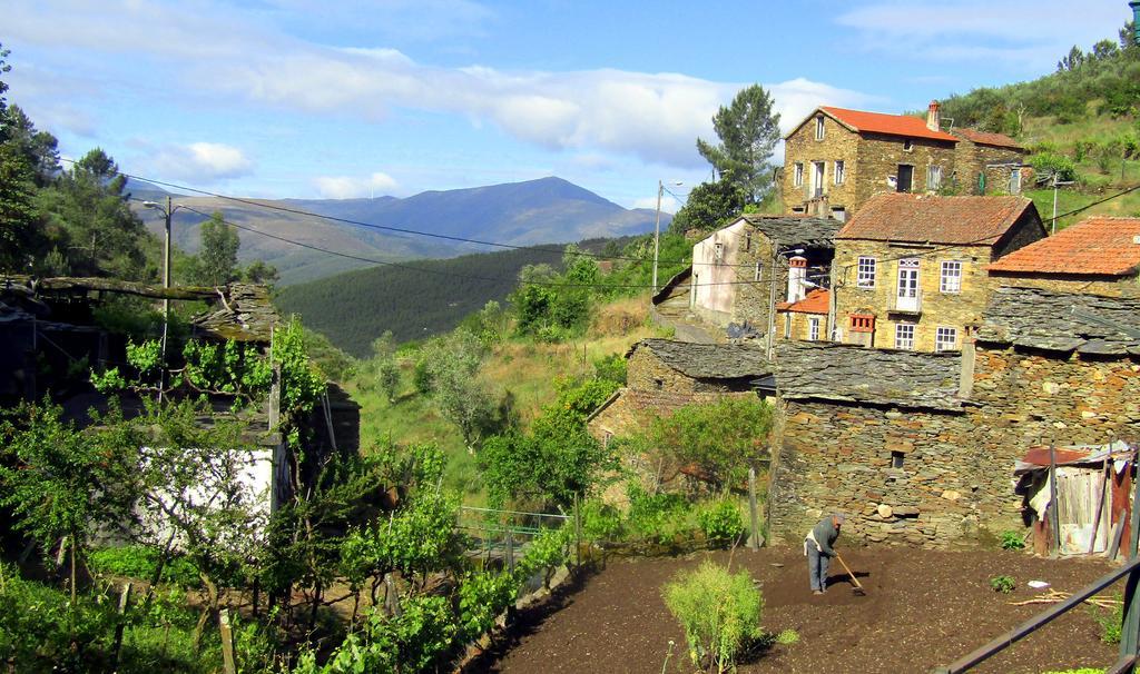 Pedras Lavradas Teixeira de Baixo Esterno foto